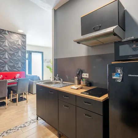 公寓 Angouleme, Cosy T2 Centre , Tv , Wifi , 4 Pers , Moderne , Parking *