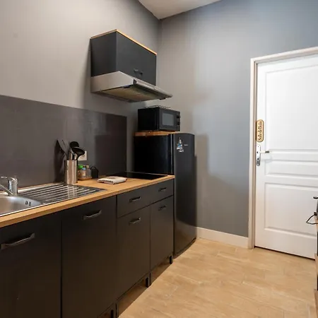 Angouleme, Cosy T2 Centre , Tv , Wifi , 4 Pers , Moderne , Parking * 昂古莱姆